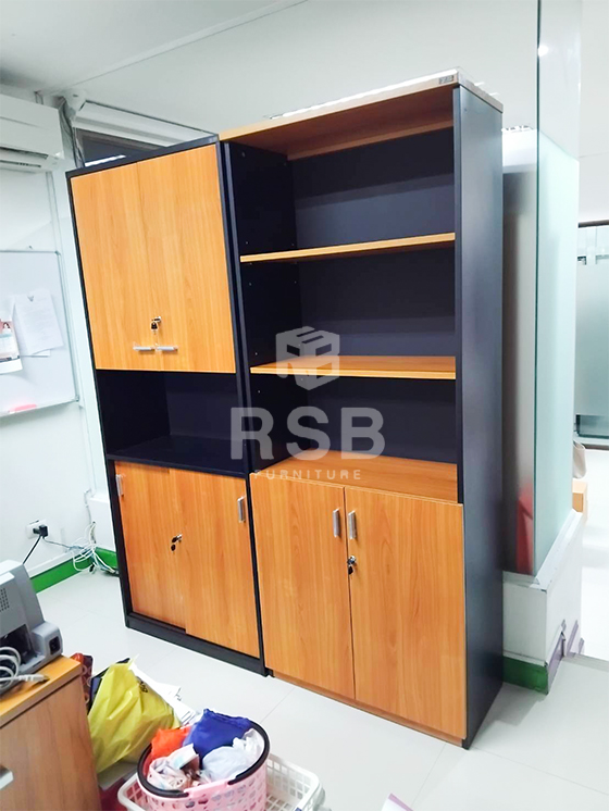 หน้างานนี้จัดส่งตู้เอกสารสูง 200 cm จำนวน 2 รุ่น เลือกสีเชอรี่สลับตัดกับสีดำทั้ง 2 รุ่นค่ะ