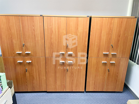 ภาพถ่ายจริงจากหน้างานค่ะ จัดส่งตู้เอกสารสูง 200 ซม. สีเชอรี่ล้วน